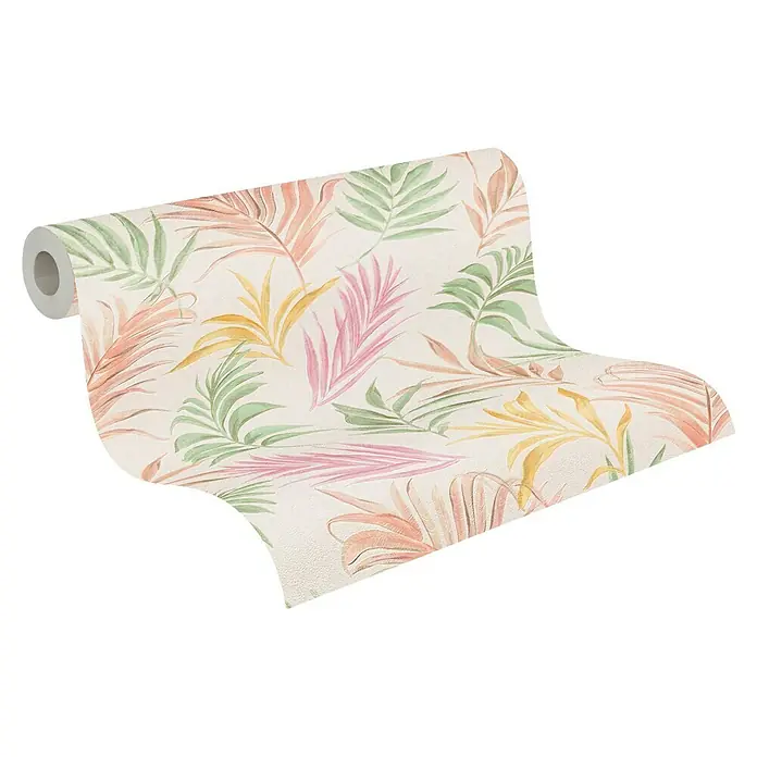 A.S. Création Cosmoliving by Cosmopolitan Vliestapete Ranken - Weiß-Grün-Rosa, Floral, 10,05 x 0,53 m - Nahaufnahme einer Rolle mit exotischer Blättertapete in frischen Grün-, Gelb- und Rosatönen, die tropische Atmosphäre verbreitet.