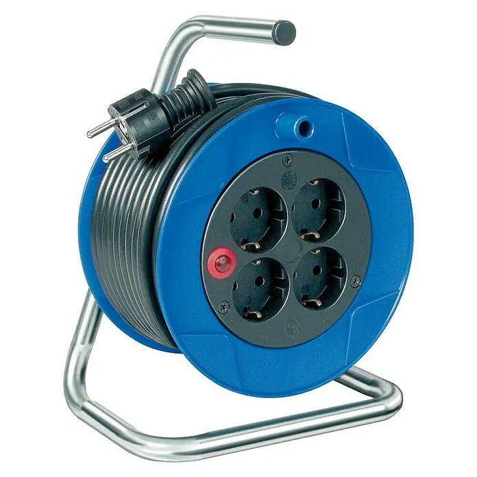 Brennenstuhl Kabeltrommel - Spezialkunststoff, 15 m, H05VV-F, IP20 - Eine blaue Kabeltrommel mit vier Steckdosen und einem schwarzen Kabel, auf einem Metallgestell aufgerollt.