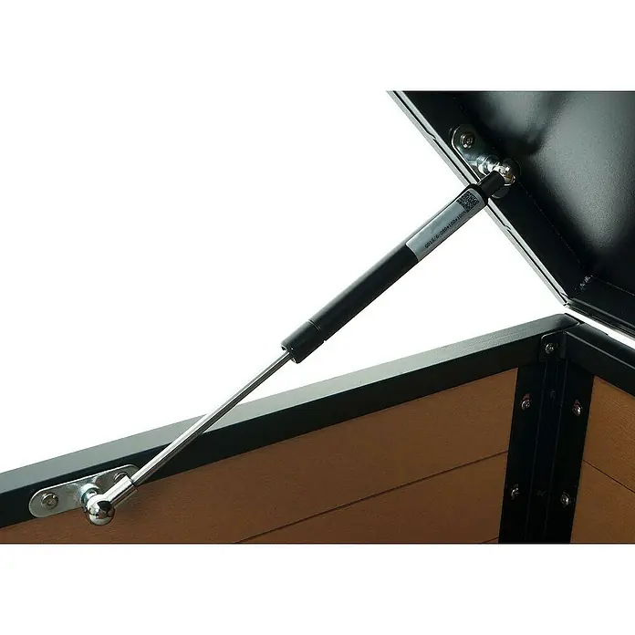 Proregal Mähroboter-Garage Mähroboter-Garage mit Deckel - L x B x H: 70 x 60 x 35 cm, Eiche-Optik - Detailaufnahme eines Gasdruckdämpfers an einer Truhe, der den Deckel offen hält. Der Dämpfer ist schwarz und silbern.