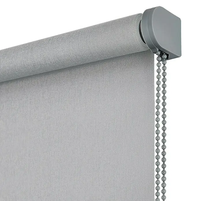 Estor enrollable Soft - An x Al: 100 x 250 cm, Gris - Imagen de una persiana enrollable gris con una cadena de tracción, parcialmente desenrollada, ofreciendo una solución moderna.