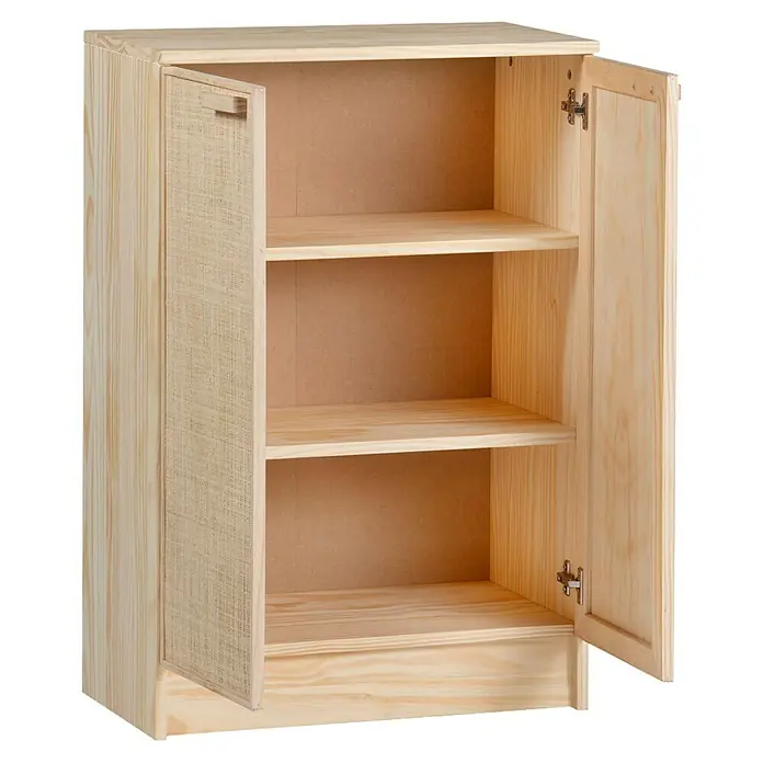 Astigarraga Aura Conjunto de muebles - 2 pzs., Madera maciza y rafia, Natural - Estante de madera clara con dos compartimentos y dos puertas abiertas.