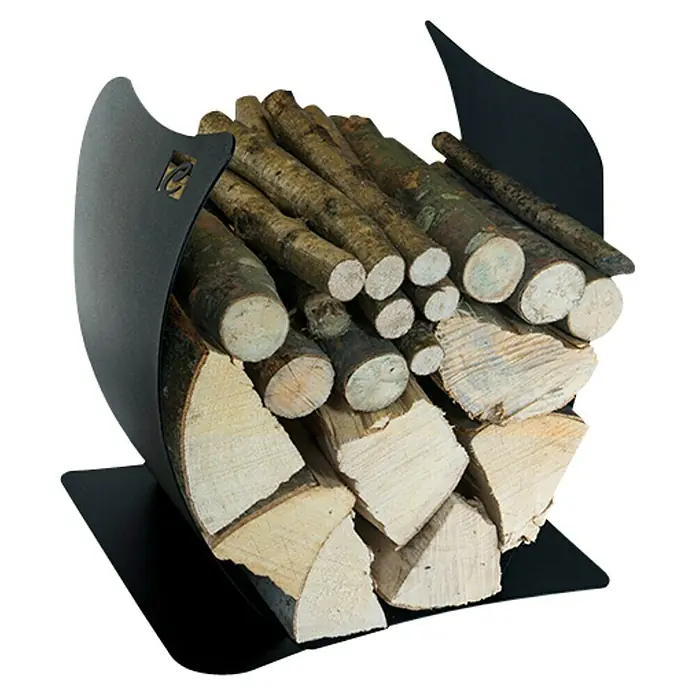 Holzkorb Silvain - 40 x 37,5 x 34,5 cm, Stahl, Schwarz - Brennholzregal aus schwarzem Metall, gefüllt mit Brennholz. Das moderne Design dient zur Aufbewahrung und Präsentation von Holz.