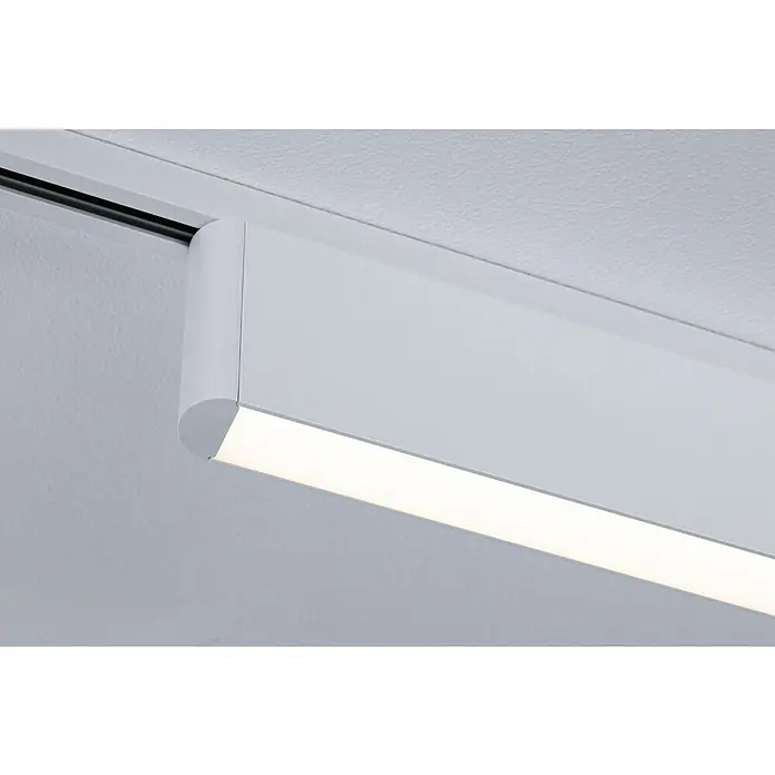 Paulmann URail LED-Lichtleiste Ceris - L x B x H: 2,3 x 37,2 x 7,4 cm, Lichtfarbe: Warmweiß, Signalweiß, 3.000 K - Das Bild zeigt eine moderne, weiße LED-Deckenleuchte, die in einer Schiene montiert ist und ein helles, gleichmäßiges Licht abgibt. Die Lampe ist minimalistisch.