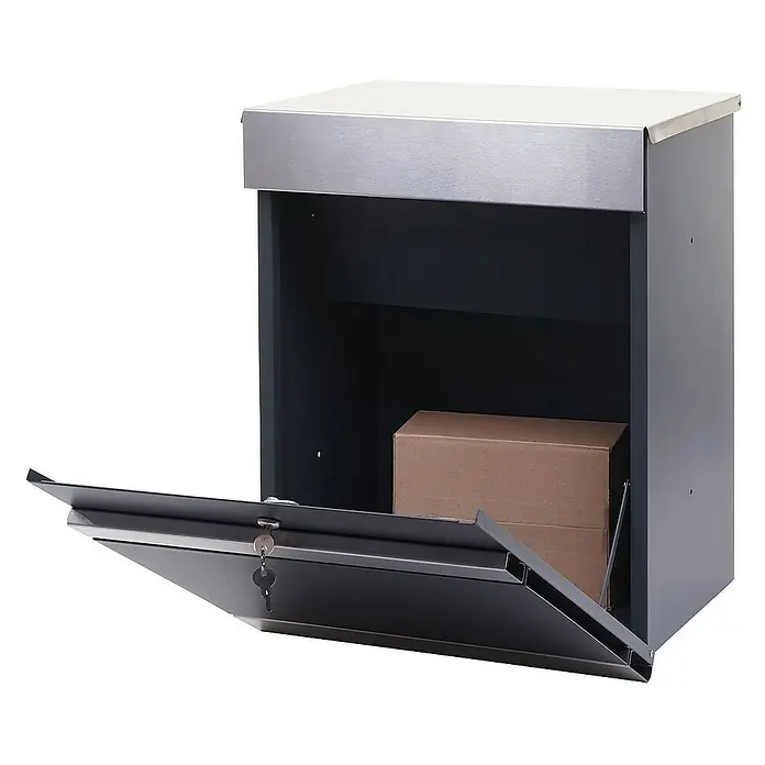 Proregal Standbriefkasten Paketkasten - Edelstahl, Metall, Paketfach - Eine Paketbox mit geöffneter Tür, in der ein Paket liegt, ideal für die sichere Aufbewahrung von Lieferungen.