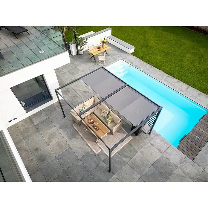 Raffpavillon - B x T: 400 x 300 cm, Farbe Gestell: Schwarz, Farbe Dach: Grau - Eine moderne Terrassenüberdachung mit stilvollen Gartenmöbeln und einem einladenden Poolbereich.