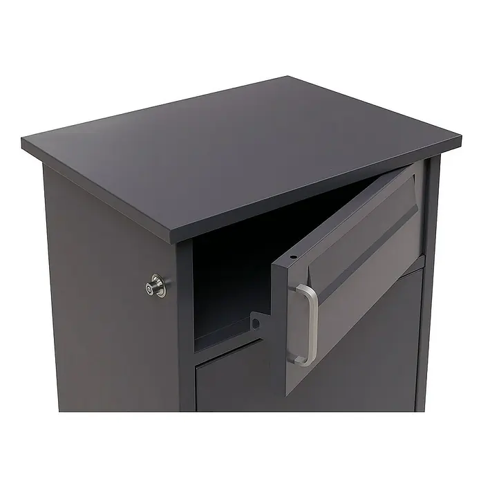 Proregal Standbriefkasten Paketkasten mit 3 Fächern - L x B x H: 38 x 49 x 89 cm, Dunkelgrau, Stahl, Paketfach - Nahaufnahme eines grauen Briefkastens mit offenem Fach und silbernem Griff, der die moderne Funktionalität hervorhebt.
