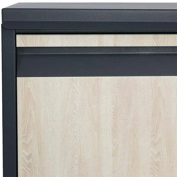 Proregal Standbriefkasten Paketkasten - L x B x H: 45 x 46 x 140 cm, Anthrazit, Metall, Paketfach - Nahaufnahme eines grauen Schranks mit hellem Holzdetail, das eine moderne und stilvolle Möbeloption zeigt.