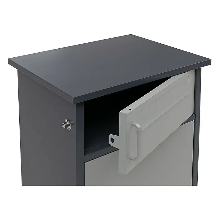 Proregal Standbriefkasten Paketkasten mit 3 Fächern - Dunkelgrau/Grau, Stahl, Paketfach - Metall-Briefkasten mit grauem Korpus und einer geöffneten Klappe, ideal für den Außenbereich zur sicheren Aufbewahrung von Post.