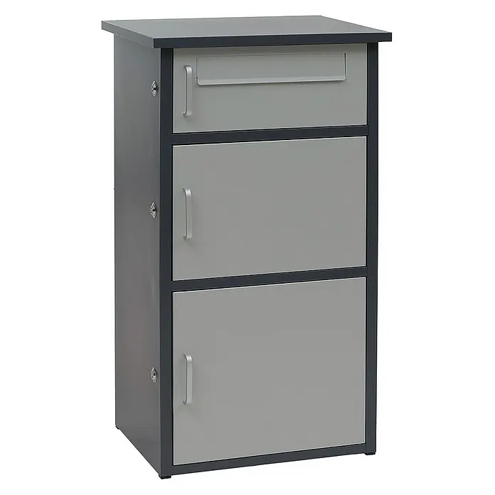 Proregal Standbriefkasten Paketkasten mit 3 Fächern - Dunkelgrau/Grau, Stahl, Paketfach - Metallschrank mit grauen Türen und dunkelgrauem Rahmen, ideal für Büro oder Werkstatt zur Aufbewahrung von Dokumenten und Werkzeugen.
