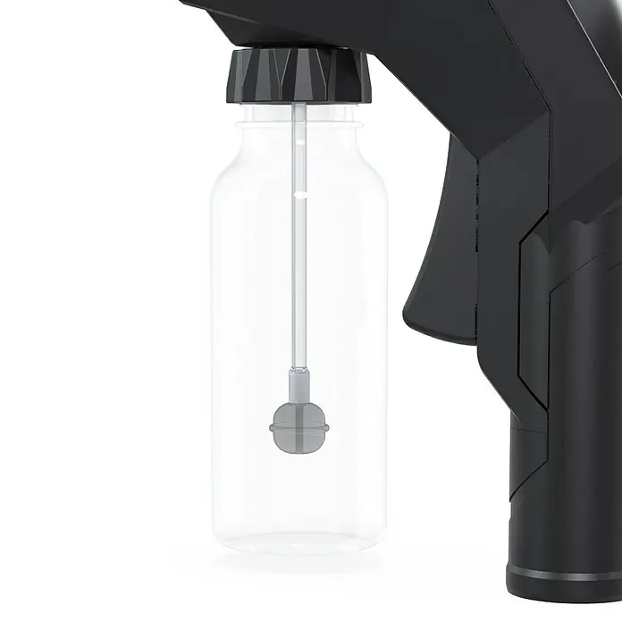 Güde Nass-Trockensauger Pro 30 - 1.800 W, 30 l, Filterreinigung: Vollautomatisch - Nahaufnahme eines Desinfektionssprays mit transparentem Behälter und schwarzem Griff, ideal für den Einsatz im Gesundheitswesen.
