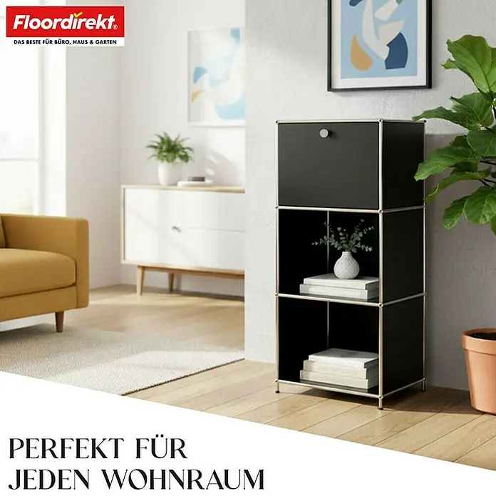 Floordirekt Metallregal Concept Epure MK-107 - 50 x 40 x 121 cm Schwarz - H x B x T: 121 x 50 x 40 cm, Anzahl Böden: 4 Stk., Schrauben, Schwarz - Das Bild zeigt ein schwarzes, dreistöckiges Regalsystem mit silbernen Rahmen, das im modernen Wohnraum vielseitig einsetzbar ist.