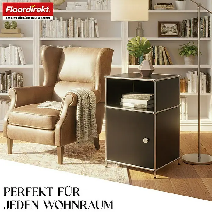 Floordirekt Metallregal Concept Epure MK-040 - 40 x 40 x 65 cm Schwarz - Anzahl Böden: 3 Stk., Schrauben, Schwarz - Produkt im Fokus: Einrichtungsidee mit braunem Ledersessel, schwarzem Schrank und passendem Teppich für ein gemütliches Wohnambiente.