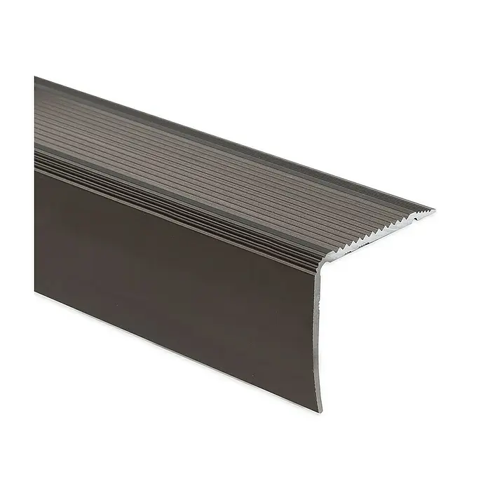 Floordirekt Treppenkantenprofil Integral 90 x 3 x 2 cm Bronze - Aluminium, Bronze - Ein braunes Treppenkantenprofil aus Metall mit geriffelter Oberfläche für mehr Trittsicherheit und Schutz vor Abnutzung.