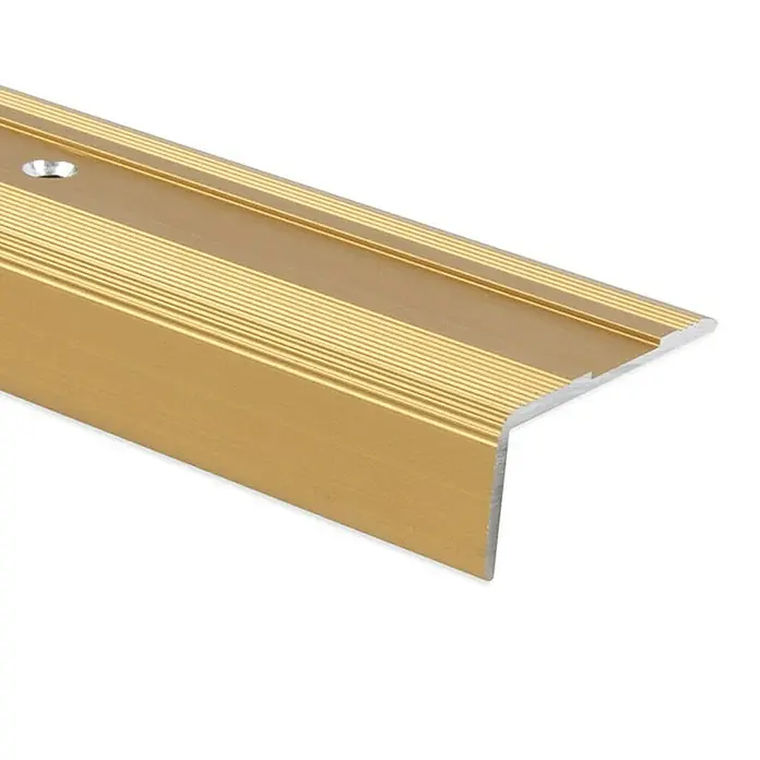 Floordirekt Treppenkantenprofil Glory 134 cm Gold - Aluminium, Gold, 134 x 1,7 cm, Eloxiert - Goldfarbenes Treppenkantenprofil aus Aluminium mit geriffelter Oberfläche und Schraubenloch.