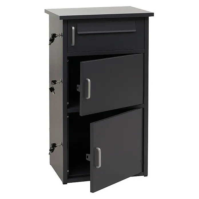 Proregal Standbriefkasten Paketkasten mit 3 Fächern - L x B x H: 38 x 49 x 89 cm, Dunkelgrau, Stahl, Paketfach - Ein grauer Paketkasten mit einem Briefschlitz und zwei abschließbaren Fächern mit Türgriffen. Die Fächer sind teilweise geöffnet.