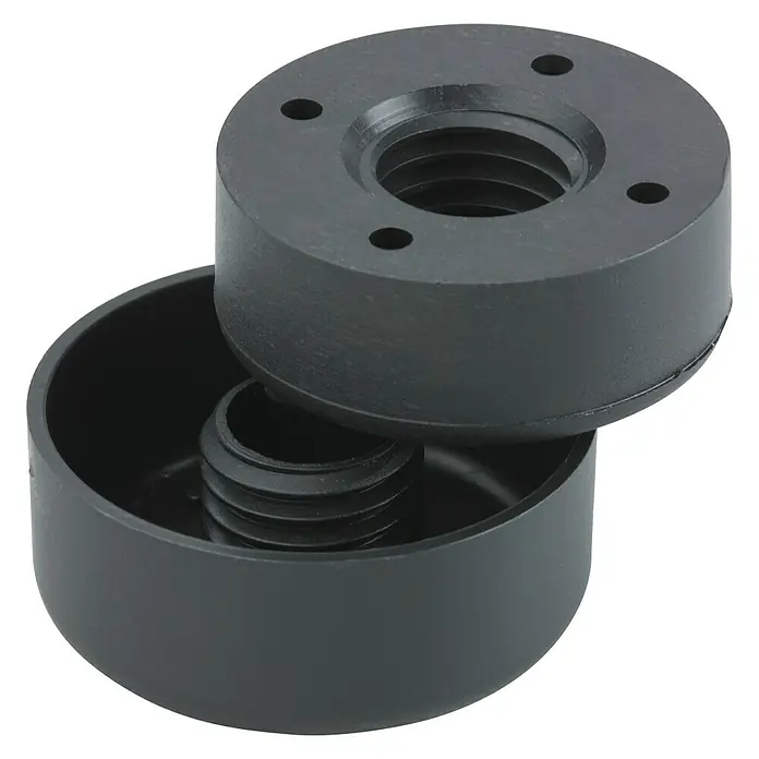 Dörner & Helmer Nivelliergleiter - Höhenverstellung: 23 mm - 33 mm, Traglast: 100 kg, Durchmesser: 55 mm, Mit Platte - Nahaufnahme einer schwarzen, zweiteiligen Möbelfußverstellung zur Erhöhung und Stabilisierung von Möbeln.