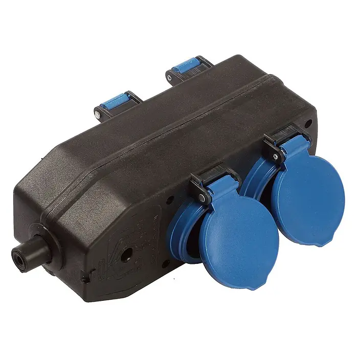 as-schwabe Steckdosenleiste - 4-fach, Schwarz, IP44 - Das Bild zeigt eine robuste, schwarze Mehrfachsteckdose mit blauen Schutzkappen für den Außenbereich, ideal für den Einsatz im Freien.