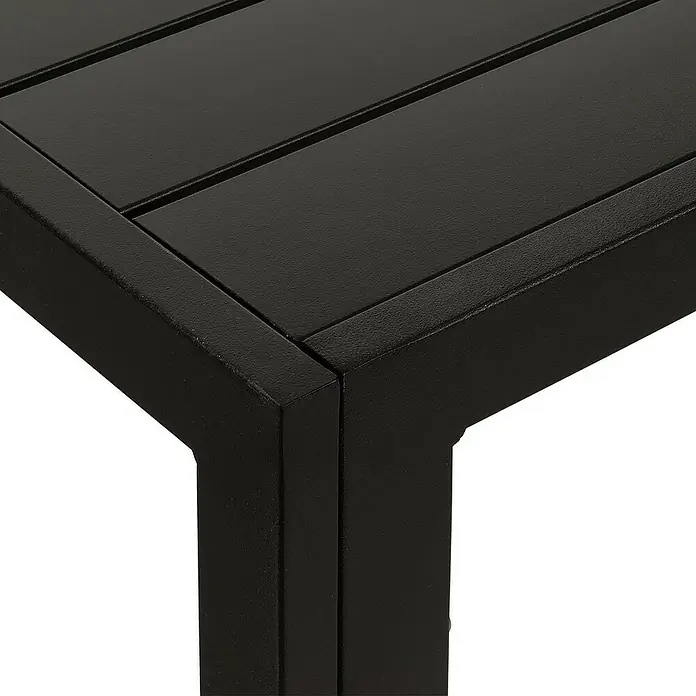 Chefgastro Gartentisch Alu-Esstisch - Eckig, Anthrazit - Detailansicht eines schwarzen Metalltisches mit Lattenrost, der die robuste Bauweise und die minimalistische Ästhetik hervorhebt.