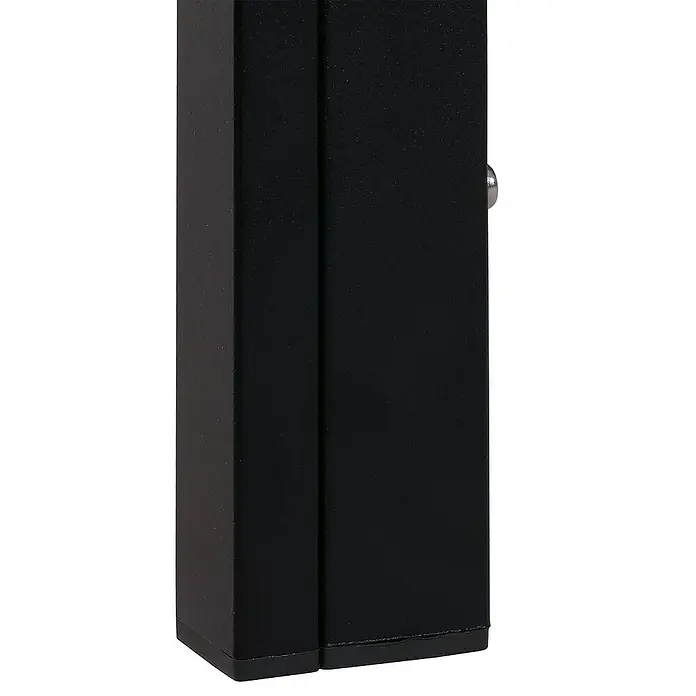 Chefgastro Gartentisch Alu-Esstisch - L x B x H: 80 x 140 x 72 cm, Eckig, Anthrazit - Nahaufnahme einer schwarzen, rechteckigen Metallsäule, die Teil eines Produkts ist und Stabilität und ein modernes Aussehen verleiht.
