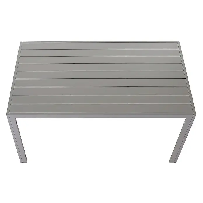 Chefgastro Gartentisch Alu-Esstisch - L x B x H: 80 x 140 x 72 cm, Eckig, Hellgrau - Das Bild zeigt einen modernen, grauen Gartentisch mit einer Tischplatte aus Latten und einem stabilen Metallrahmen. Perfekt für den Außenbereich.