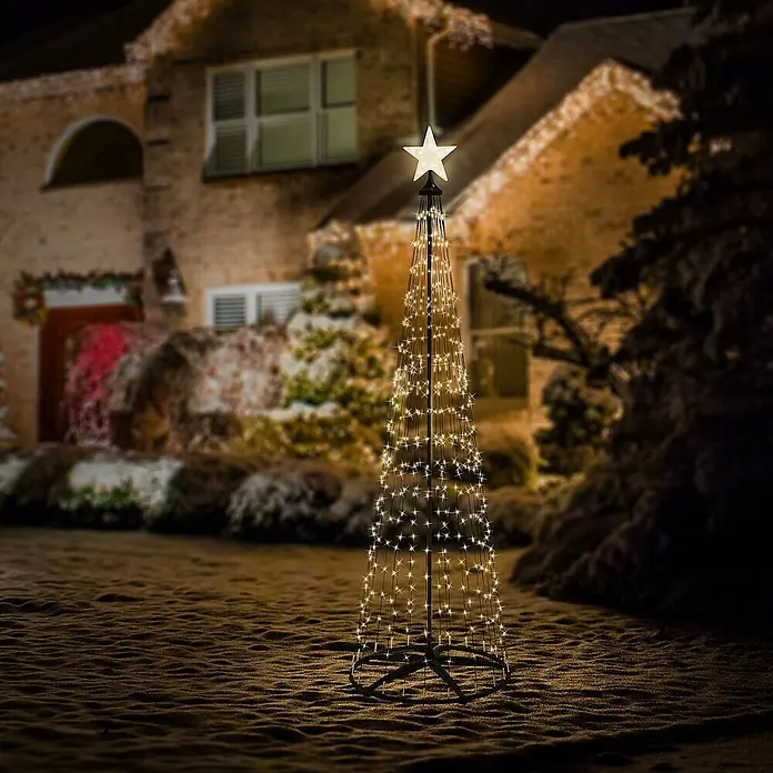 ECD Germany Künstlicher Weihnachtsbaum Außen, Höhe 210 cm, 370 LED Warmweiß, Timer, Schwarz - Schwarz, LED-Beleuchtung - Weihnachtsbaum aus Lichtern mit Stern auf der Spitze im Garten.