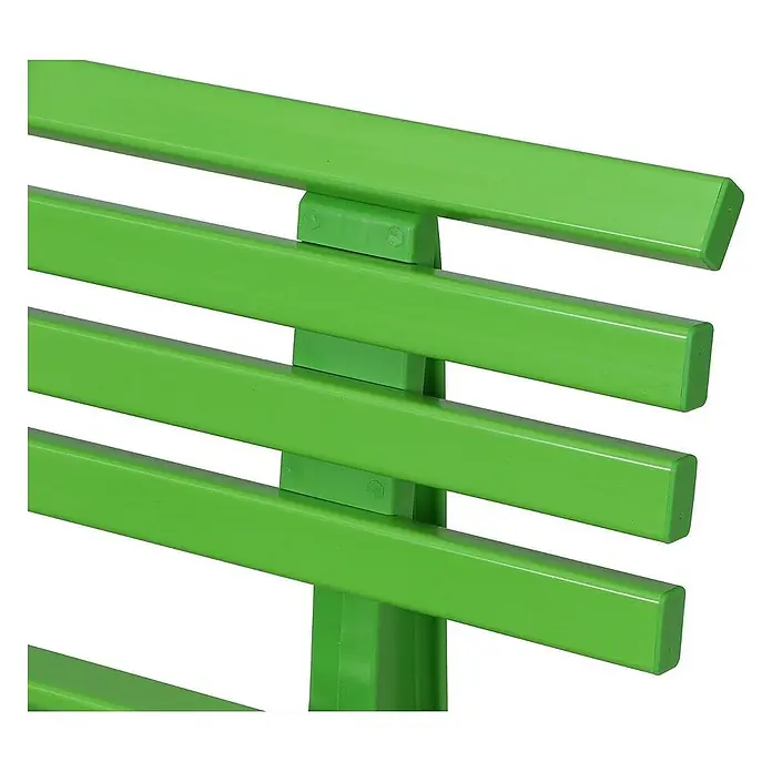 Proregal Gartenbank Antigua 2-Sitzer aus Kunststoff - Apfelgrün - Nahaufnahme einer grünen Kunststofflattenbank mit klaren Linien und minimalistischem Design, ideal für moderne Außenbereiche.