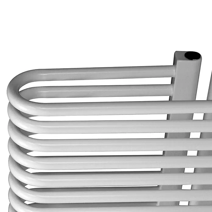 Camargue Badheizkörper Ovaltic - B x H: 600 x 1.142 mm, Wärmeleistung bei Vorlauftemperatur von 75 °C (D: 50): 1.042 W - Nahaufnahme eines weißen Handtuchwärmers mit mehreren horizontalen Stangen, die an einem vertikalen Rahmen befestigt sind.\n