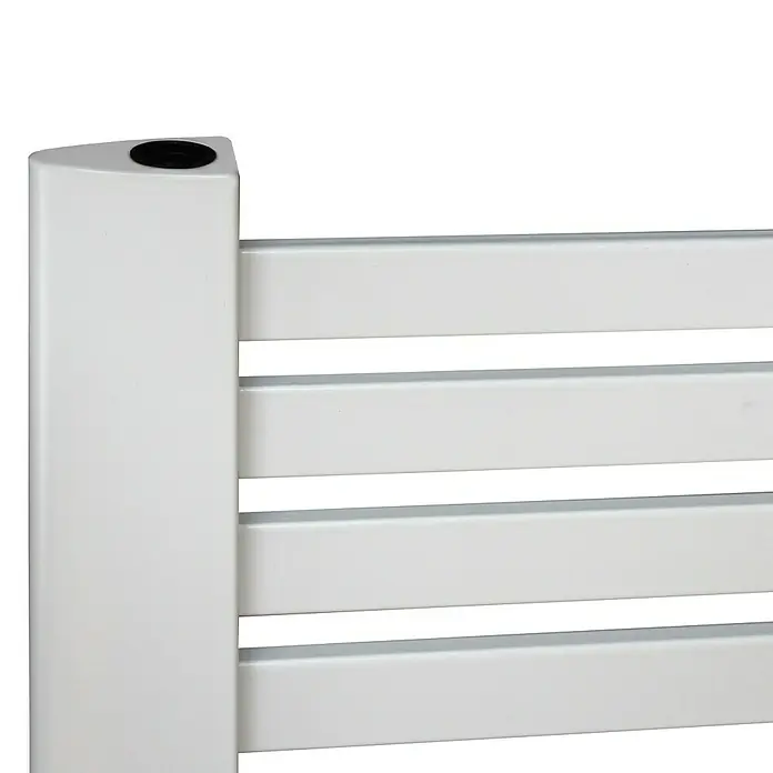 Camargue Badheizkörper Kastor - B x H: 580 x 1.600 mm, Wärmeleistung bei Vorlauftemperatur von 75 °C (D: 50): 1.103 W, Weiß - Nahaufnahme eines weißen Handtuchwärmers mit horizontalen Stangen und einer abgerundeten vertikalen Stütze.