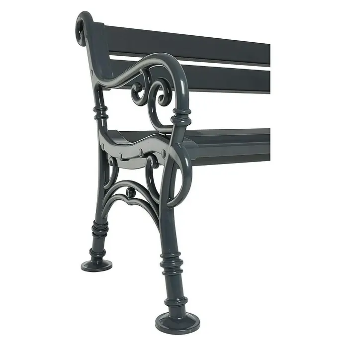 Proregal Gartenbank Curacao 2-Sitzer aus Kunststoff - Anthrazit - Nahaufnahme einer dunkelgrauen Gartenbank mit dekorativer Armlehne, die die filigranen Details und die robuste Bauweise hervorhebt.