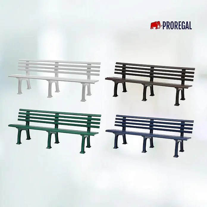 Proregal Gartenbank Antigua 4-Sitzer aus Kunststoff - Blau - Vier Parkbänke in verschiedenen Farben, von Weiß über Braun und Grün bis Blau, mit Proregal-Logo oben rechts.