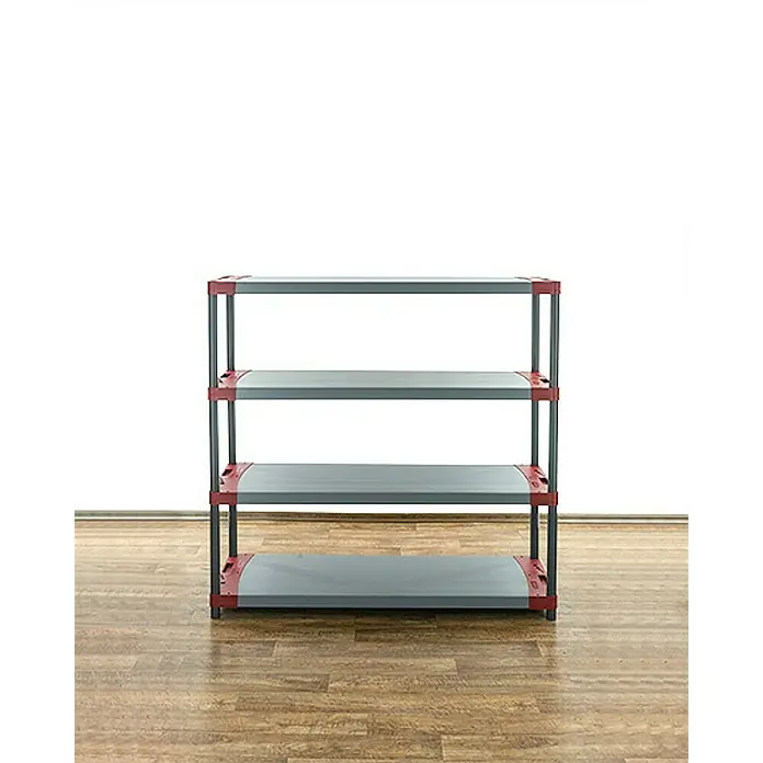 Proregal Kunststoffregal GREY BEAR - Traglast pro Boden: 70 kg, Anzahl Böden: 4 Stk., Stecken, Grau-Rot - Das Bild zeigt ein graues Regal mit vier Ebenen und roten Eckverbindungen auf einem Holzboden. Es ist ein praktisches Möbelstück zur Aufbewahrung.