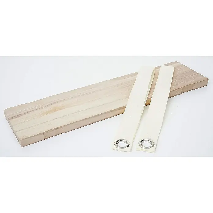 Berlinlodge Holzregal Wandregal - Anzahl Böden: 1 Stk., Einhängen, Natur - Eine Holzplatte und zwei cremefarbene Stoffbänder mit Metallösen liegen auf einem weißen Untergrund. Ideal für Bastelprojekte.