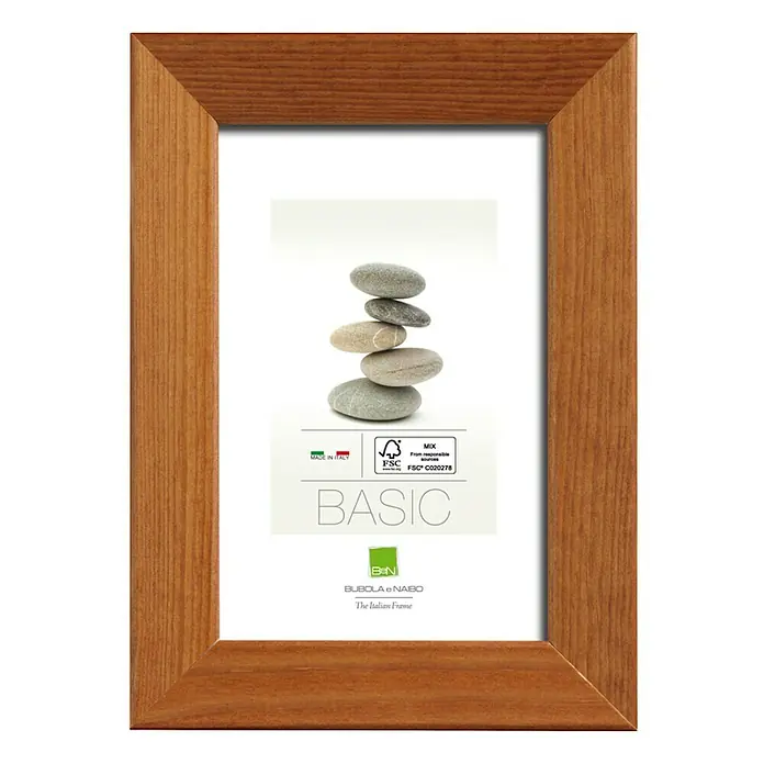 Holzrahmen 2701 - DIN A4 / 21 x 29,7 cm, Nuss, Glas - Ein stilvoller Holzbilderrahmen von BUBLA e NABO, der die Schönheit Ihrer Fotos hervorhebt. Perfekt für jedes Zuhause.