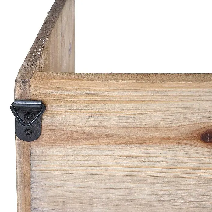 Berlinlodge Holzregal Wandregal - H x B x T: 71 x 18 x 16 cm, Anzahl Böden: 1 Stk., Einhängen, Braun - Detailaufnahme einer Holzkiste mit Aufhängung, die die natürliche Holzmaserung und die rustikale Bauweise hervorhebt.
