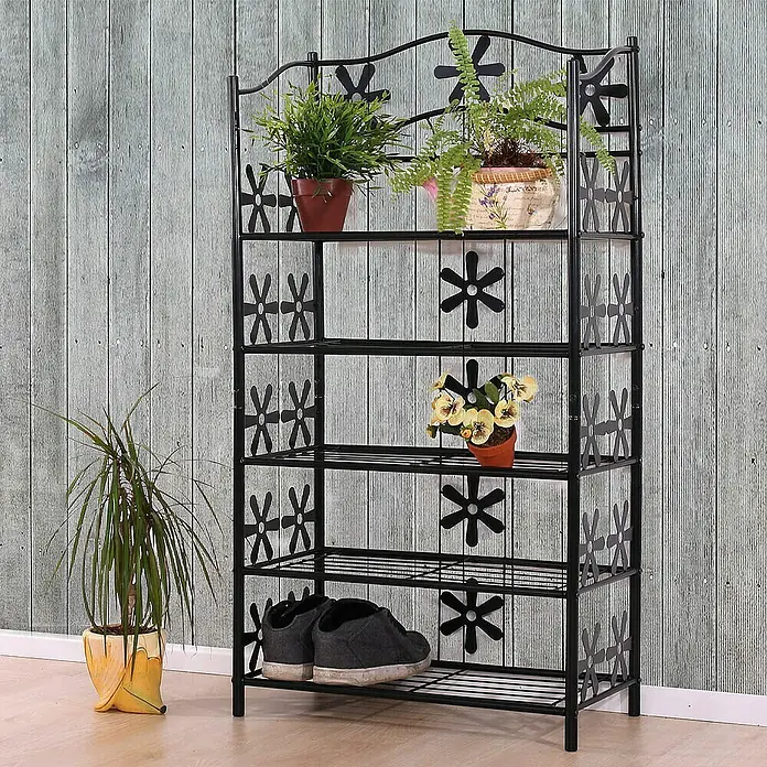 Berlinlodge Holzregal Regal Metall - H x B x T: 112 x 60 x 30 cm, Anzahl Böden: 5 Stk., Aufstellen, Schwarz - Schwarzes Metallregal mit Pflanzen und Schuhen, ideal für den Innenbereich. Das Regal bietet viel Stauraum und ist dekorativ.