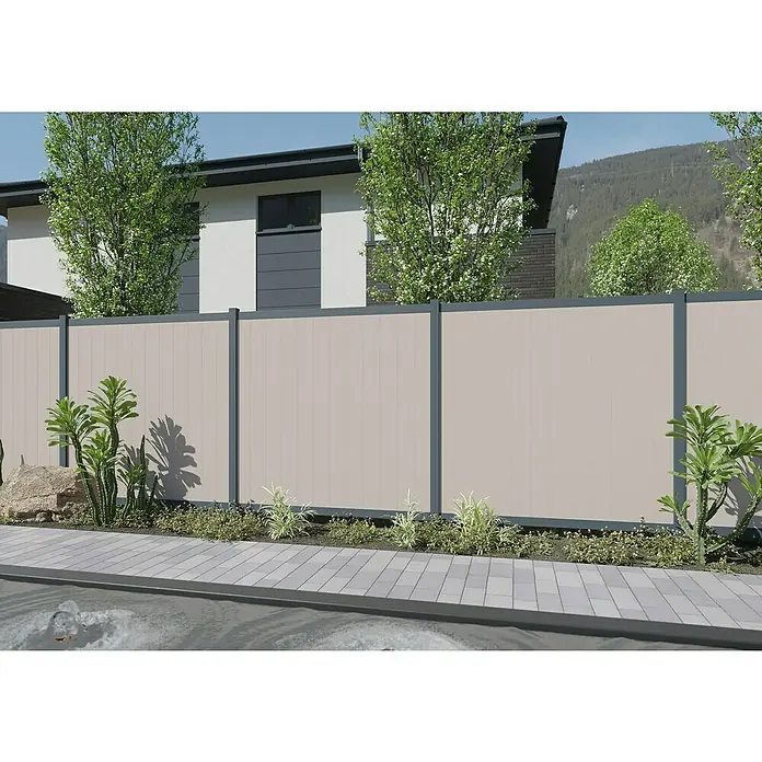 Joda Sichtschutzelement Kingston Einzelprofilmaß: ca. 20 × 147 mm - B x H: 183 x 176 cm, WPC, Beige - Eine moderne Zaunanlage in Beige mit grauen Pfosten, ideal für Privatsphäre und als stilvolles Gestaltungselement im Garten.