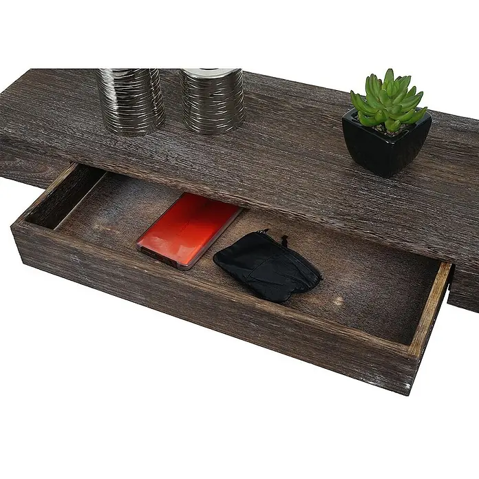 Berlinlodge Holzregal Wandregal - H x B x T: 8 x 80 x 25 cm, Anzahl Böden: 1 Stk., Einhängen, Braun - Detailaufnahme eines rustikalen Konsolentischs mit offener Schublade, in der ein Handy und eine Geldbörse liegen. Dekorative Elemente zieren die Tischplatte.