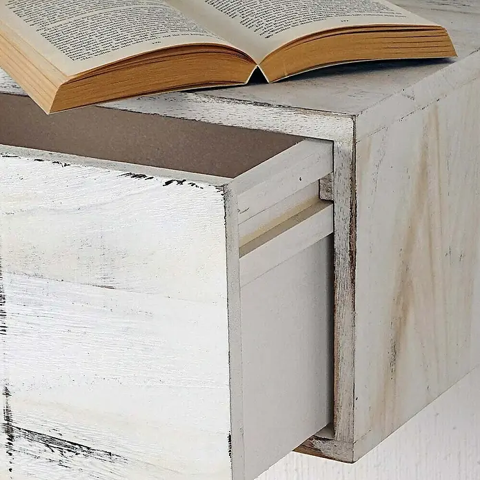 Berlinlodge Holzregal Wandregal - H x B x T: 21 x 46 x 30 cm, Anzahl Böden: 1 Stk., Einhängen, Weiß - Nahaufnahme eines Nachttisches mit Schublade, der mit einem Buch dekoriert ist, im Vintage-Stil für ein gemütliches Schlafzimmerambiente.
