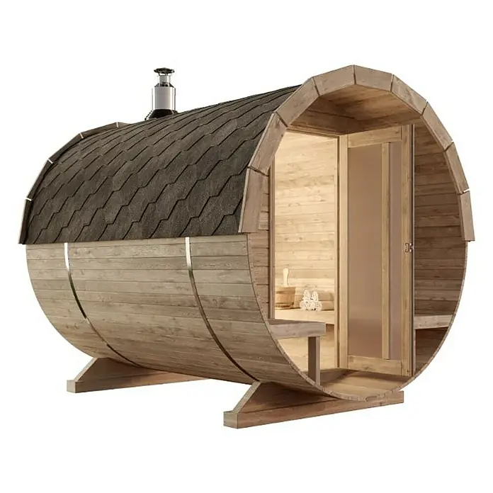 FinnTherm Fasssauna Carrie - Holz - Fasssauna mit Holzverkleidung, kleinem Schornstein und Glastür für entspannende Wellness-Momente im Garten.