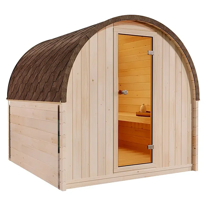 FinnTherm Fasssauna ScandiPod Comfort - Holz - Ein detailreiches Bild einer Fasssauna mit Holztür und Schindeldach, ideal für Wellness im Garten.