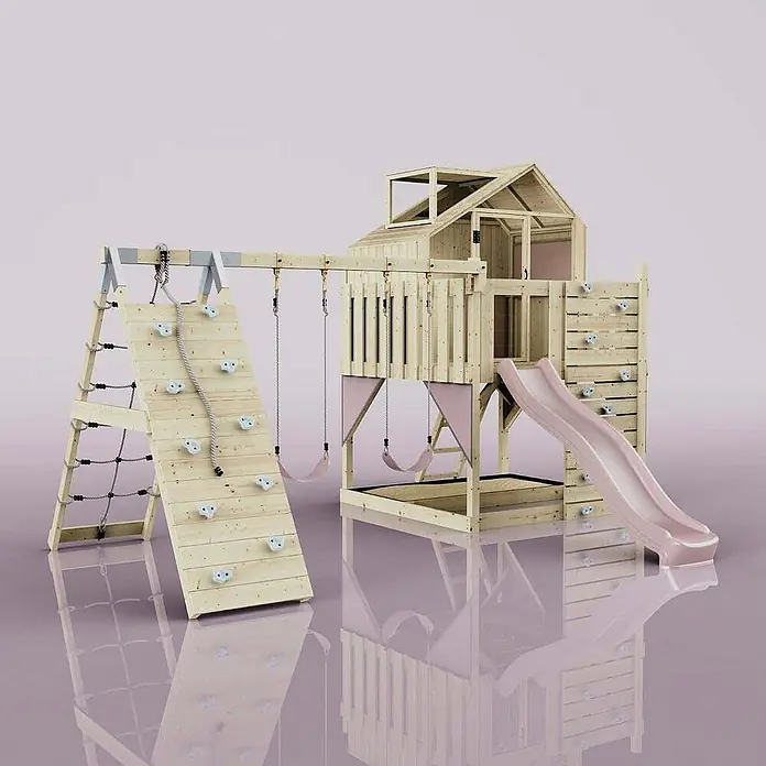OutdoorToys Klettergerüst Oscar - 472 x 415 x 292 cm, Holz, Rosa - Diese Aufnahme zeigt einen hölzernen Kinderspielturm mit Schaukeln, einer Kletterwand und einer Rutsche, ideal für aktiven Spaß im Freien.