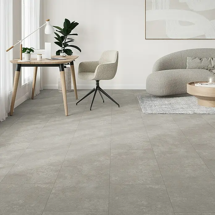 Parador Designboden Modular One - Stein Atlas hellgrau, Landhausdiele, 853 x 400 x 8 mm - Elegantes Zimmer mit grauem Vinylboden, der eine moderne und stilvolle Atmosphäre schafft. Perfekt für jeden Wohnraum.