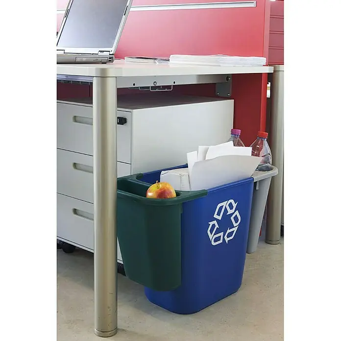 Proregal Standard-Mülleimer Rubbermaid rechteckiger Abfallbehälter aus Polyethylen - 26,6 l, Kunststoff, Blau mit Recyclingsymbol - Büro-Recycling-Behälter mit blauen und grünen Fächern zum Sortieren von Papier, Wertstoffen und organischen Abfällen unter dem Schreibtisch.