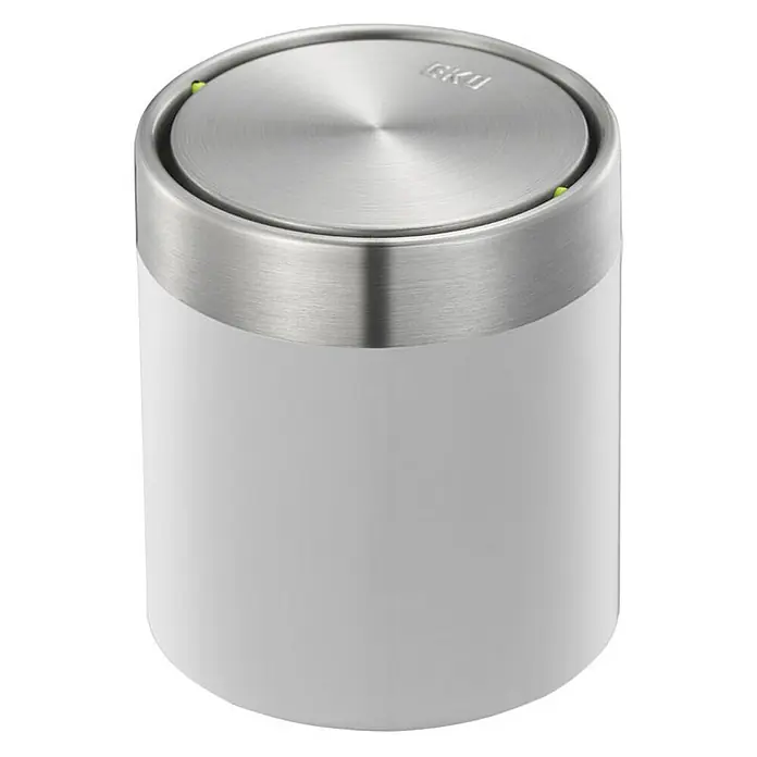 Proregal Schwingdeckeleimer Schön geformter Tischabfallbehälter mit Flachschwingdeckel - 1,5 l, Edelstahl, Edelstahl / Weiß - Nahaufnahme eines weißen EKO-Sensoreimers mit einem gebürsteten Metalldeckel und zwei diskreten grünen Lichtern, die Funktionalität zeigen.