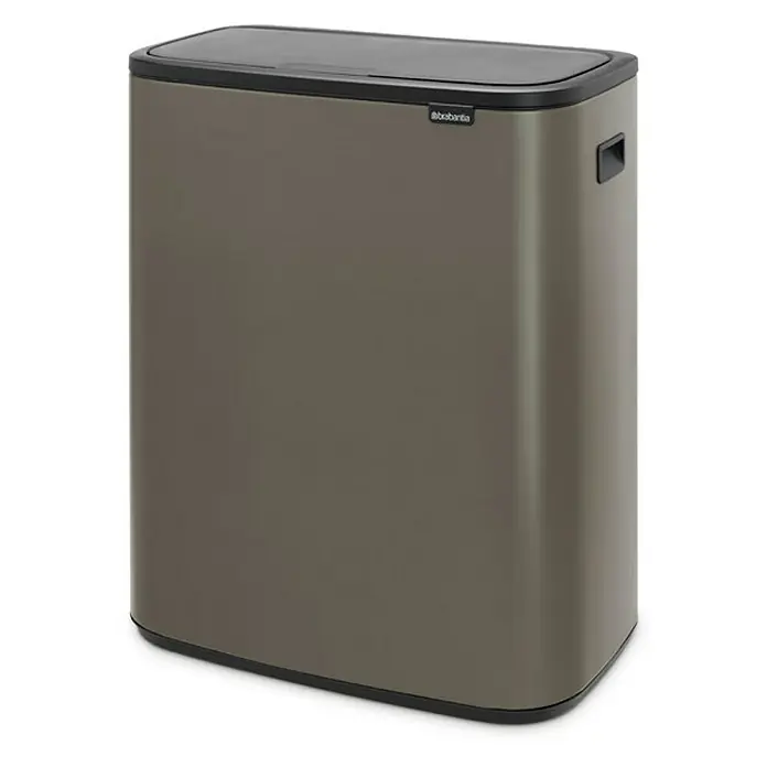 Proregal Sensormülleimer Brabantia Hochwertiger Abfallsammler mit Touch-Öffnung - 60 l, Metall, Platin - Ein stilvoller, rechteckiger Abfalleimer in einem gedeckten Braunton mit schwarzem Deckel und Griff. Perfekt für ein modernes Zuhause.