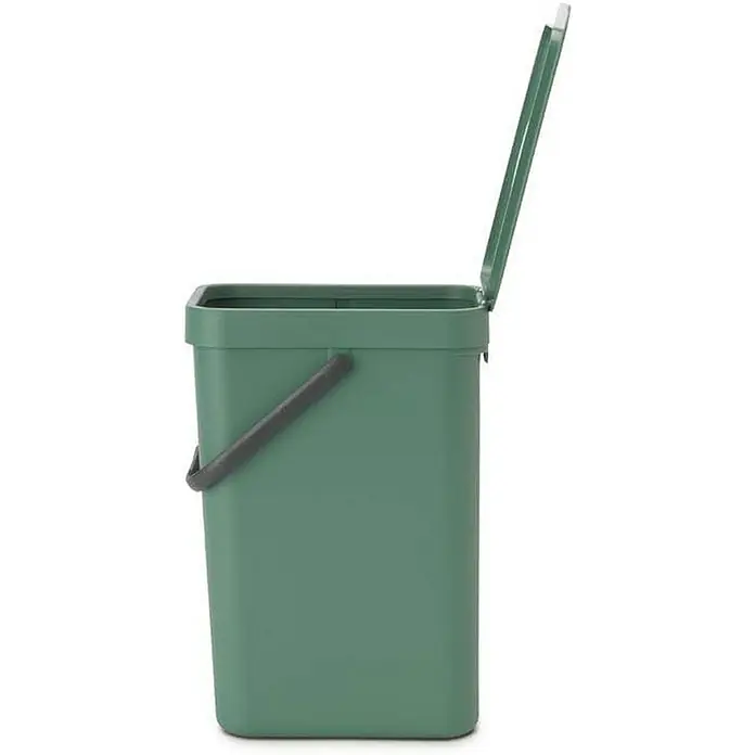 Proregal Standard Mülleimer Brabantia Abfallsammler mit Stay-open Deckel - 12 l, Kunststoff, Dunkelgrün - Ein grüner Kompostbehälter mit einem grauen Griff und einem geöffneten Deckel. Ideal für die Küche zur einfachen Entsorgung von Bioabfällen.