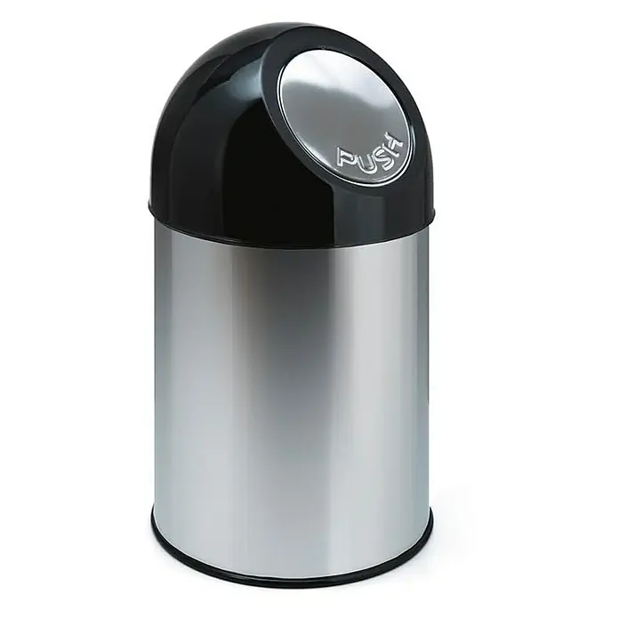 Proregal Schwingdeckeleimer Klassischer Abfallbehälter mit Pushdeckel - 30 l, Metall, Edelstahl - Ein silberner Abfalleimer mit einem schwarzen, gewölbten Deckel und einer silbernen "PUSH"-Taste.