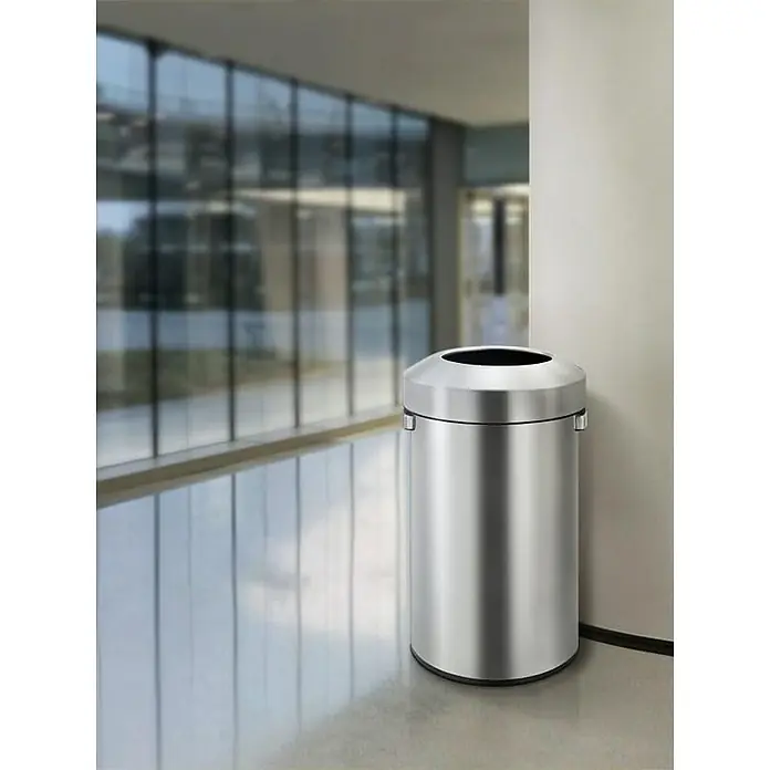 Proregal Standard-Mülleimer Stilvoller offener Abfallsammler aus gebürstetem Edelstahl - 60 l, Edelstahl, Silber - Ein eleganter, runder Edelstahl-Mülleimer mit Deckel, der stilvoll in einer modernen Büroumgebung platziert ist. Er vereint Funktionalität mit Ästhetik.