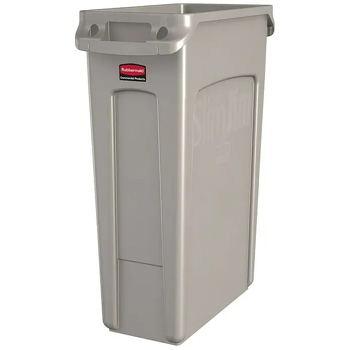 Proregal Standard-Mülleimer Rubbermaid Slim Jim Mülleimer mit Belüftungskanälen - 87 l, Kunststoff, Beige - Grauer Rubbermaid Slim Jim Abfallbehälter aus Kunststoff mit Tragegriffen und dem Firmenlogo. Er bietet eine platzsparende Lösung für Abfall.