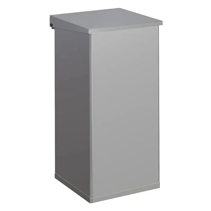 Proregal Standard-Mülleimer Eckiger feuerfester Abfallbehälter Haiti mit Softclose Hebedeckel - 110 l, Aluminium, Grau - Dieser Aufnahme zeigt einen Mülleimer aus Edelstahl. Der Abfalleimer hat eine rechteckige Form und ist in einer modernen Optik gehalten.